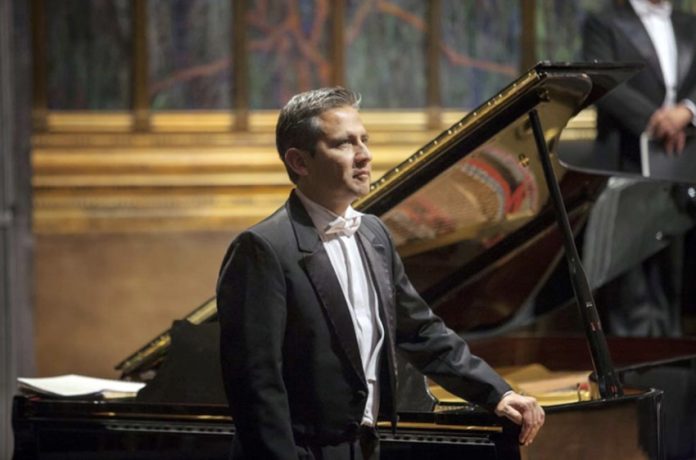 Maestro Rogelio Riojas-Nolasco